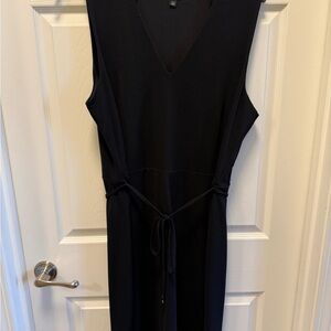 Ann Taylor Black Sleeveless V-Neck Dress with Waist Tie